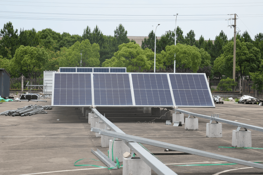 LFP Off-grid Solar Generators for Data Centers: Benefits, Drawbacks & Real-World Insights